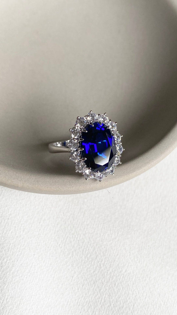 Bernice Sapphire Oval Ring