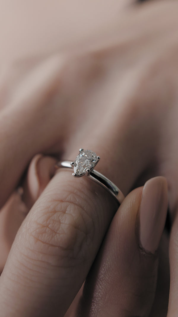 Beth Ring 18K White Gold
