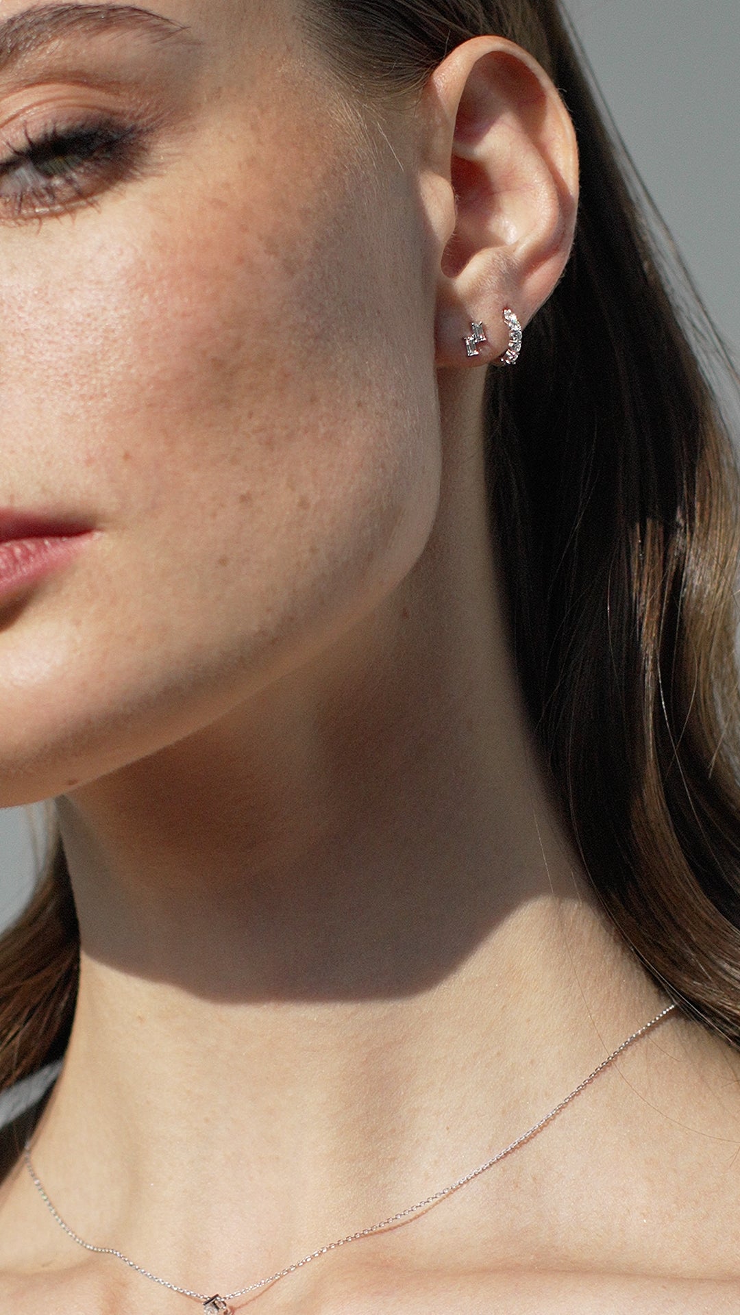 Miyu Stud Earrings 9K White Gold
