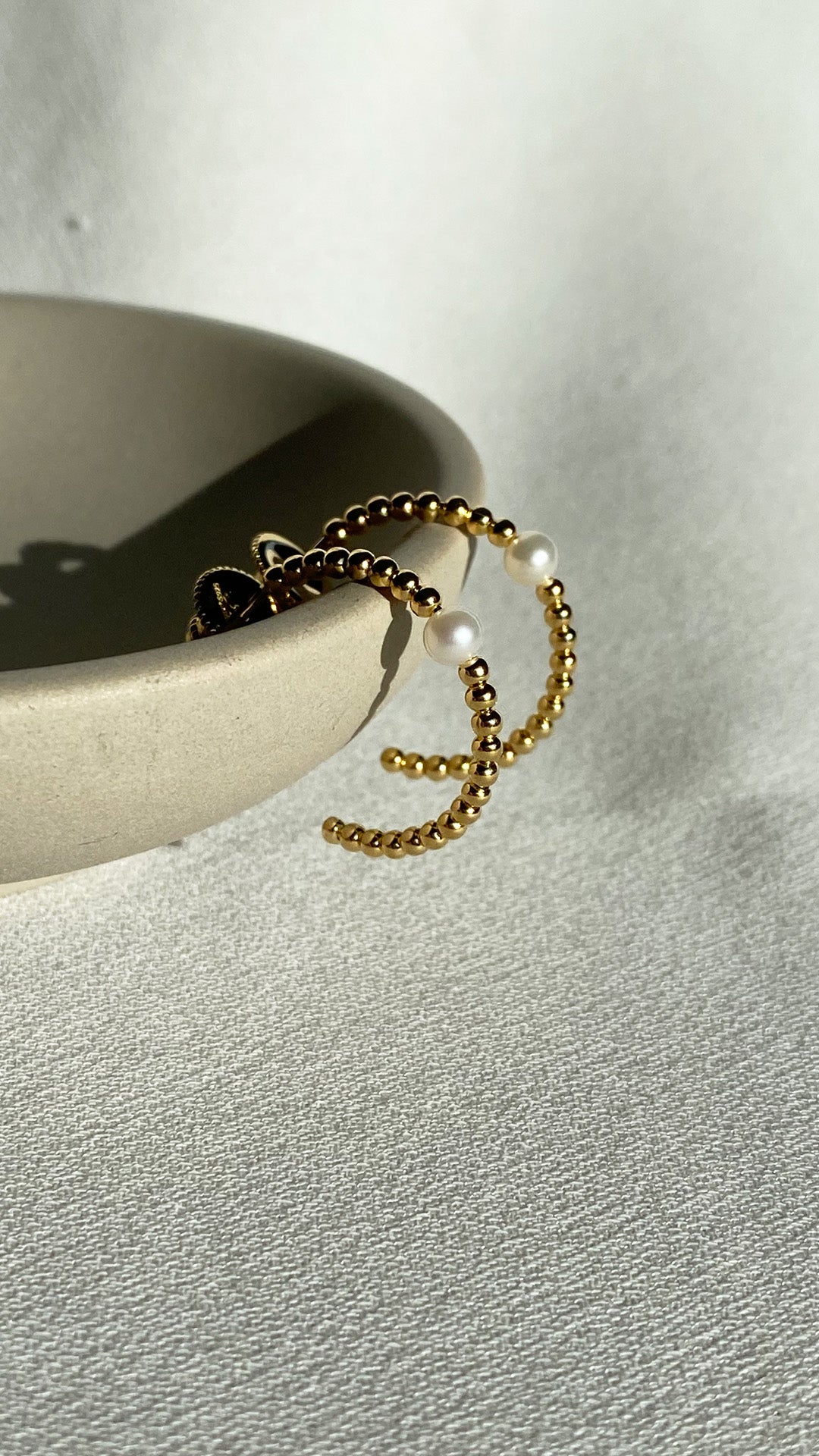Cady Beads with Pearl Medium Hoop Gold Vermeil