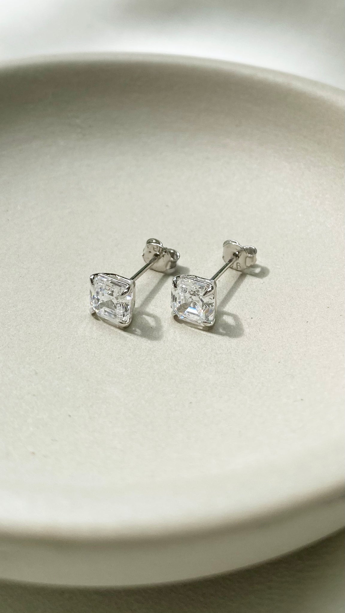 Charlie Stud Earrings 9K White Gold