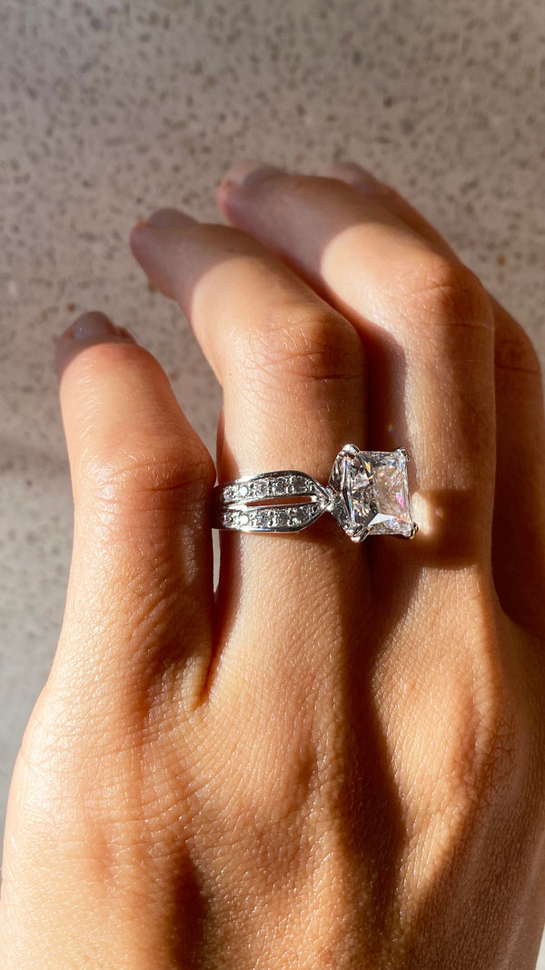 Deana Princess Ring White Gold