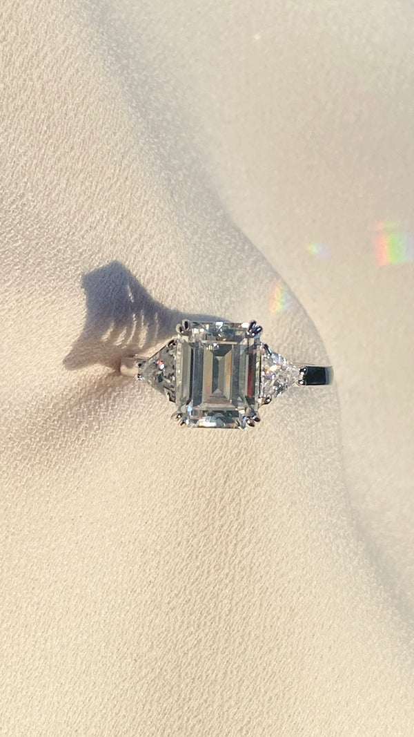 Dorit Emerald Trillion Sides Ring