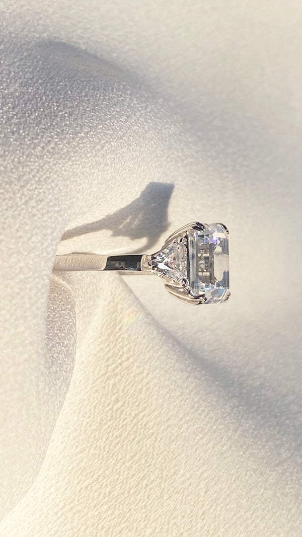 Dorit Emerald Trillion Sides Ring