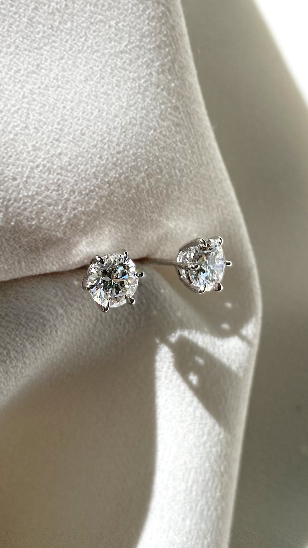 Fiona Stud Earrings 9K White Gold