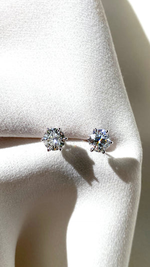 Elle Studs 18K White Gold