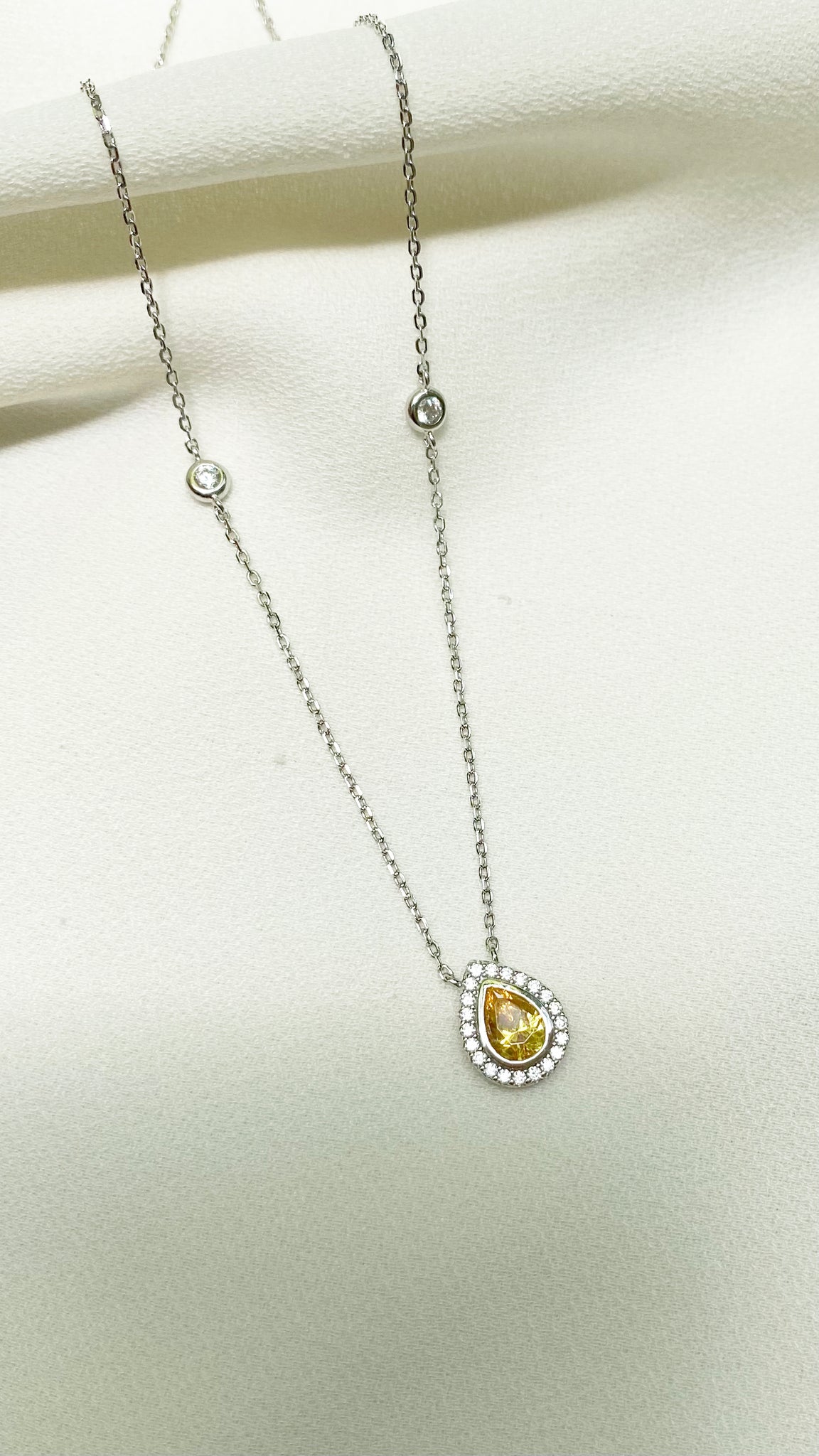 Emile Yellow Necklace Silver