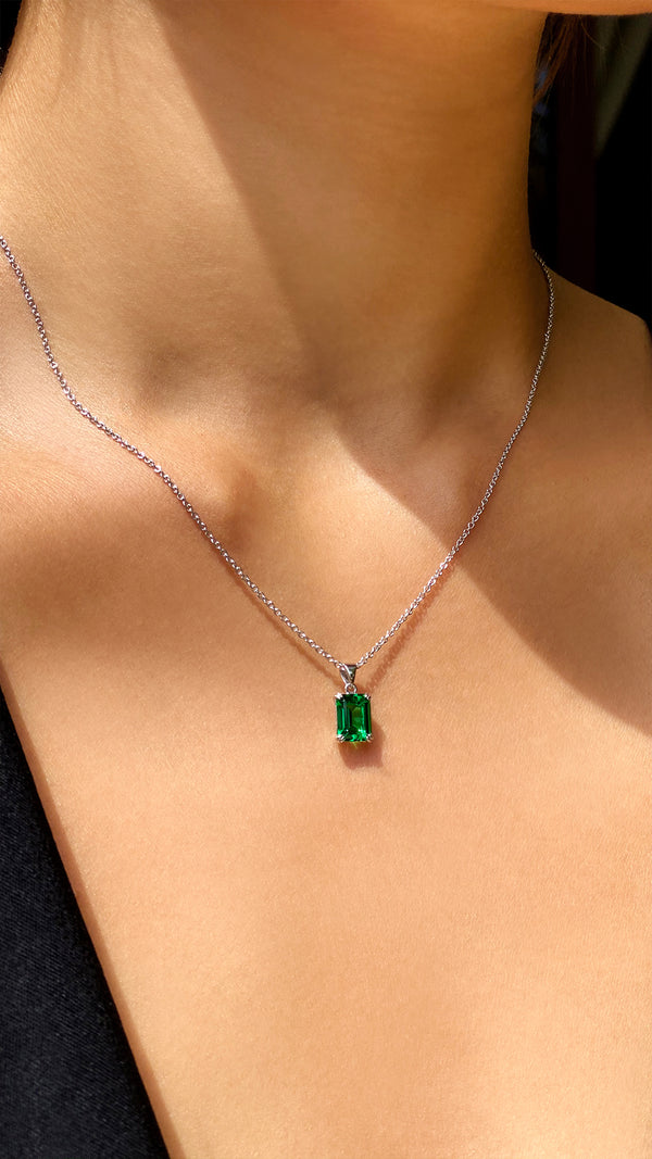 Fulton Emerald Green Necklace 9K White Gold