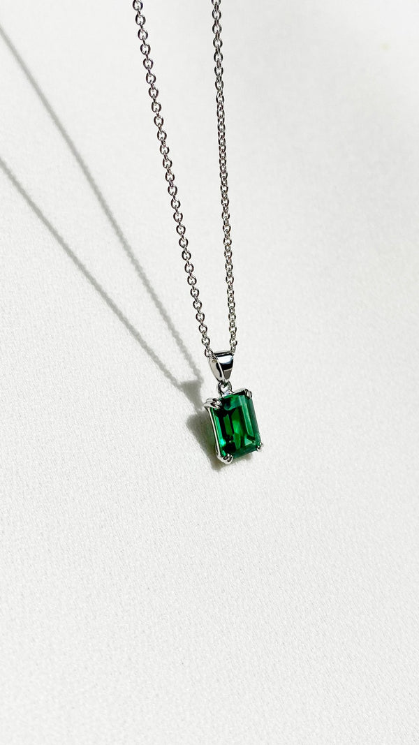 Fulton Pendant Emerald Green 9K White Gold