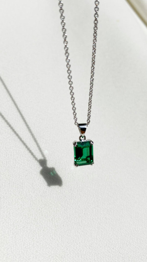 Fulton Pendant Emerald Green 9K White Gold