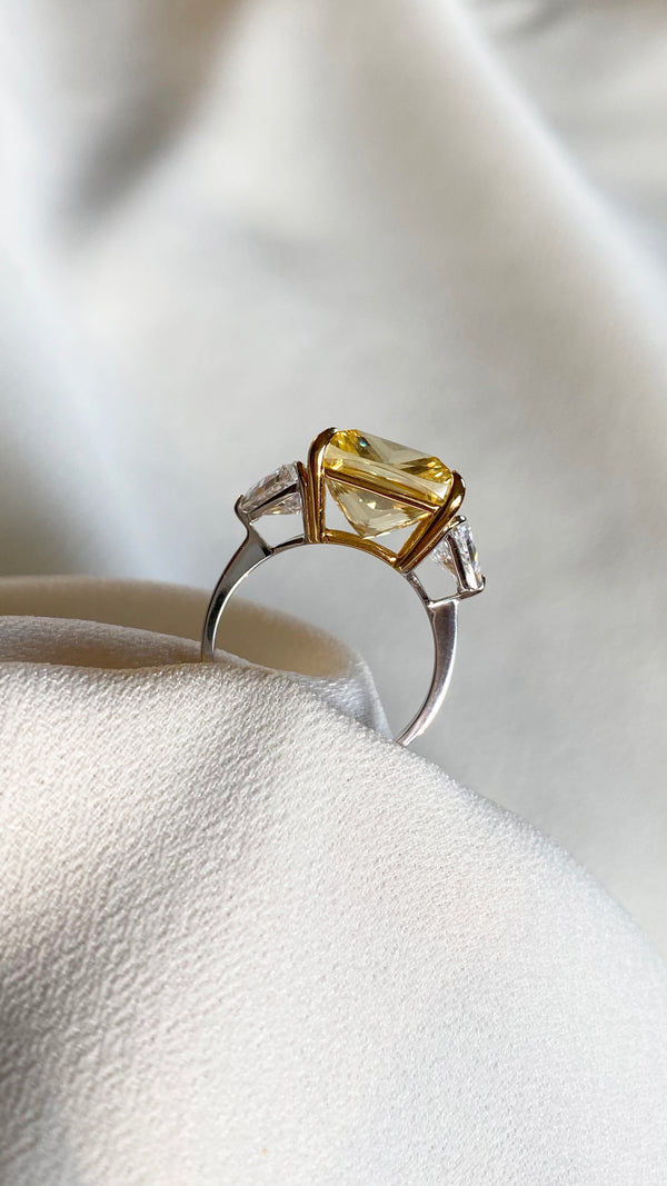 Gemma Yellow Ring 9K White Gold