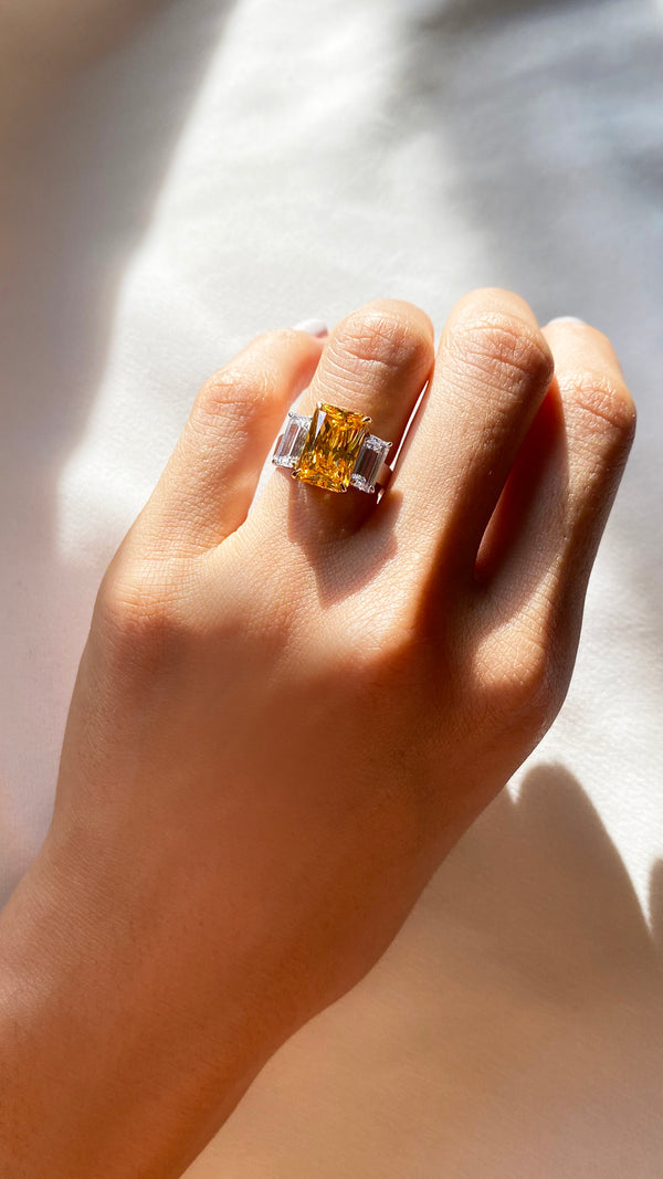 Kairi Emerald Trilogy Ring