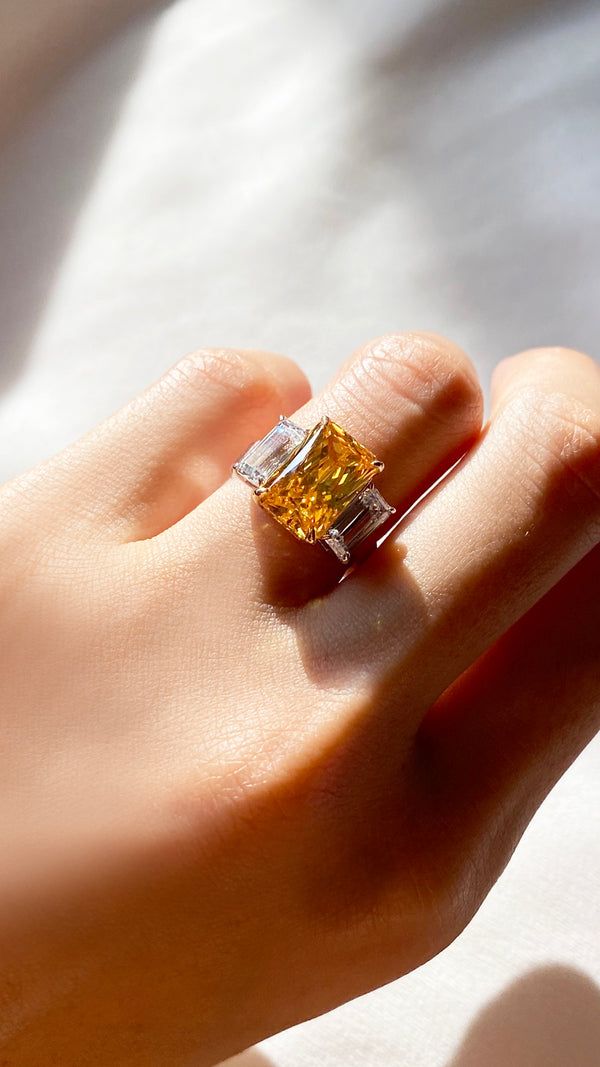 Kairi Emerald Trilogy Ring