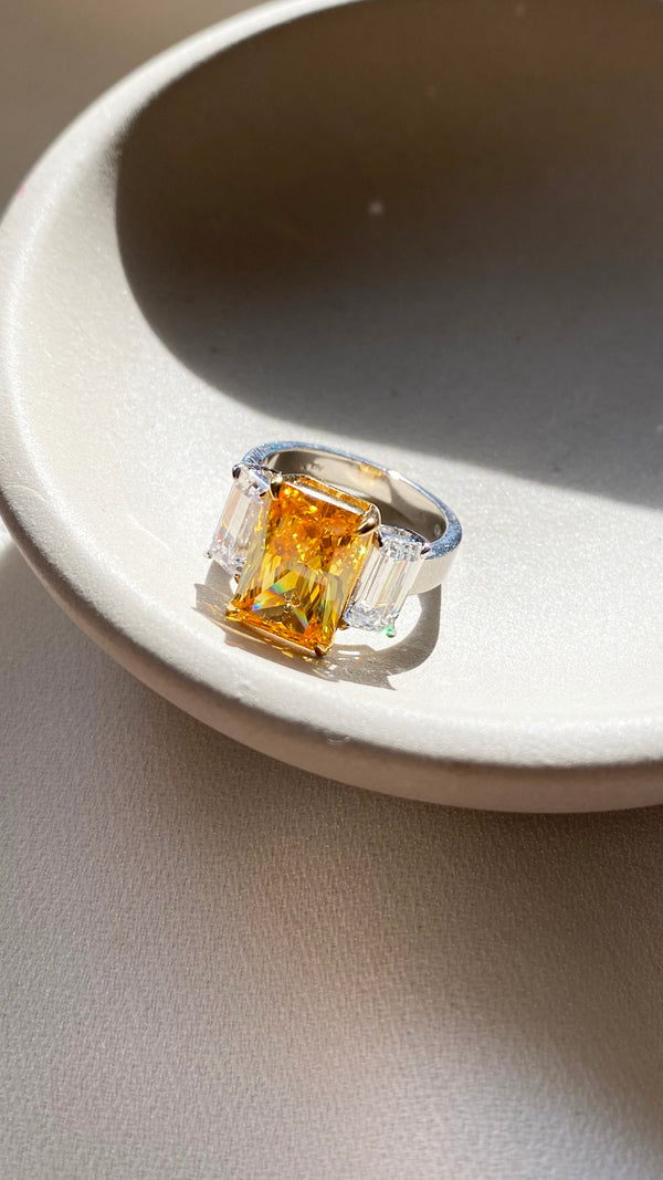 Kairi Emerald Trilogy Ring