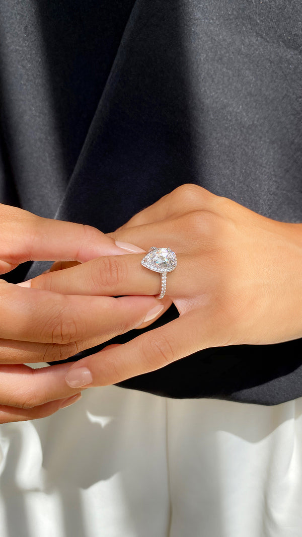 Women's Cocktail Rings with Large & Radiant Stones – CARAT* London UK