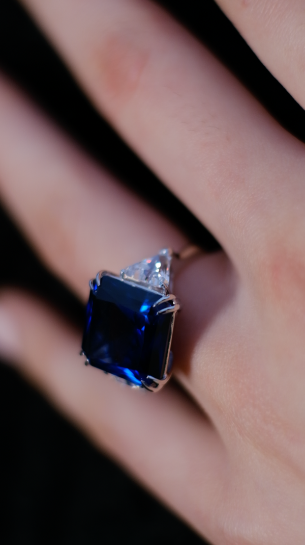 Jessica Sapphire Ring 9K White Gold