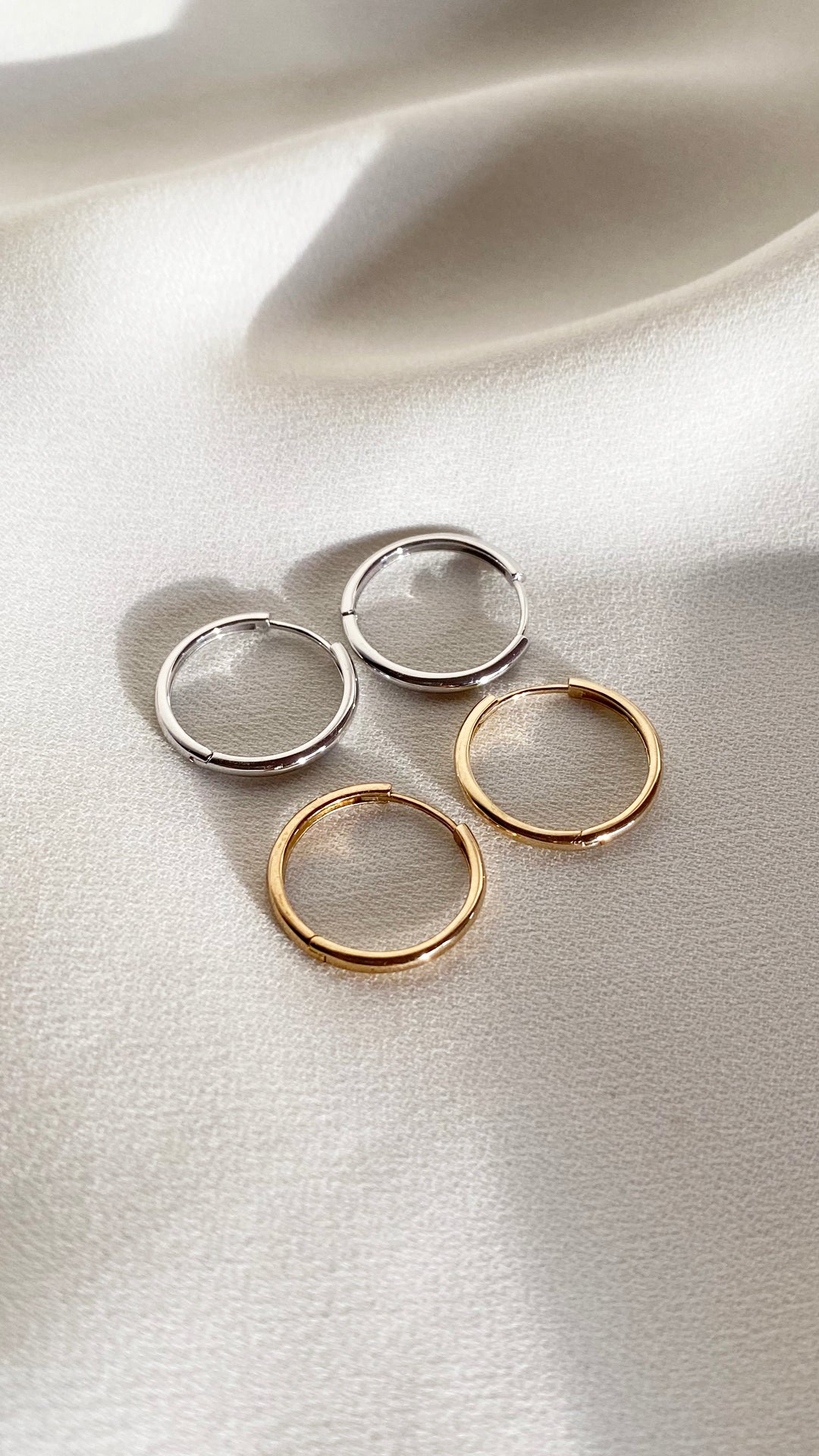 Senna Hoop Earrings 9K White Gold