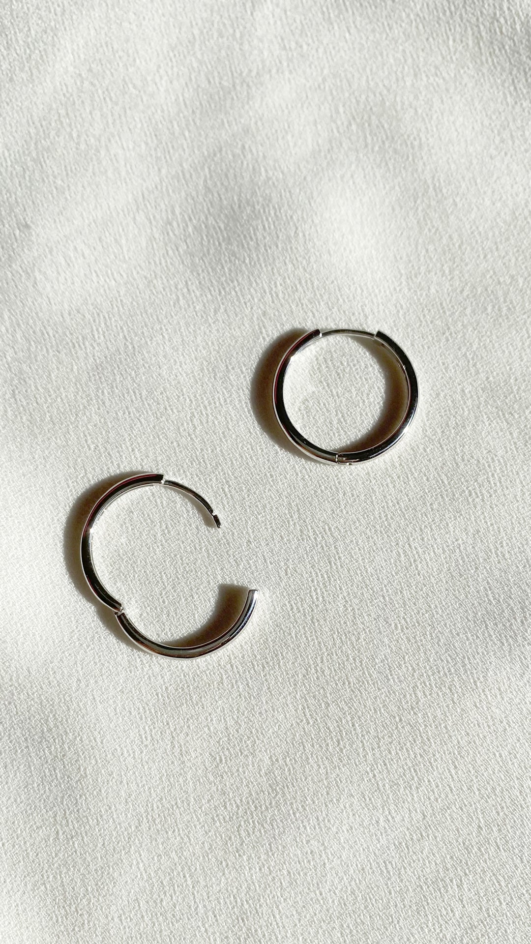 Senna Hoop Earrings 9K White Gold