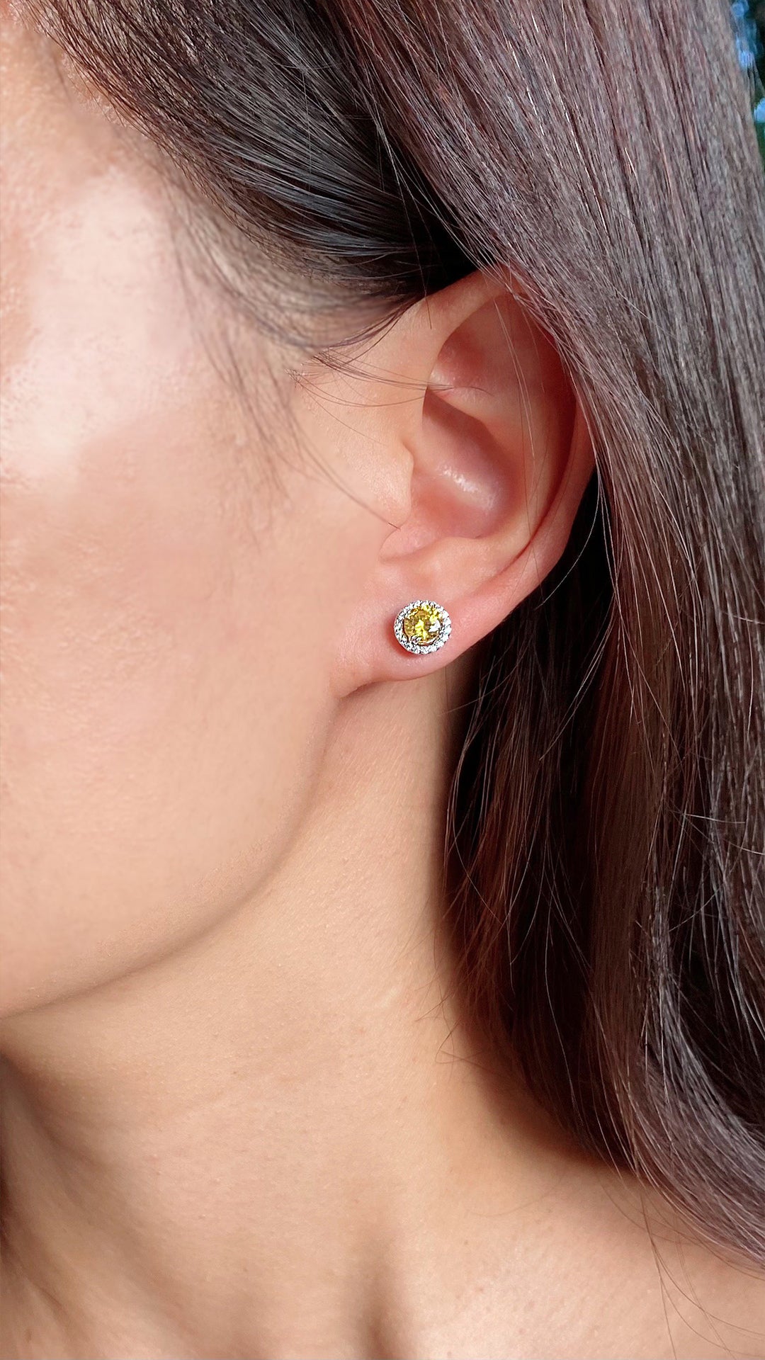 Gwyn Round Borderset Studs Yellow