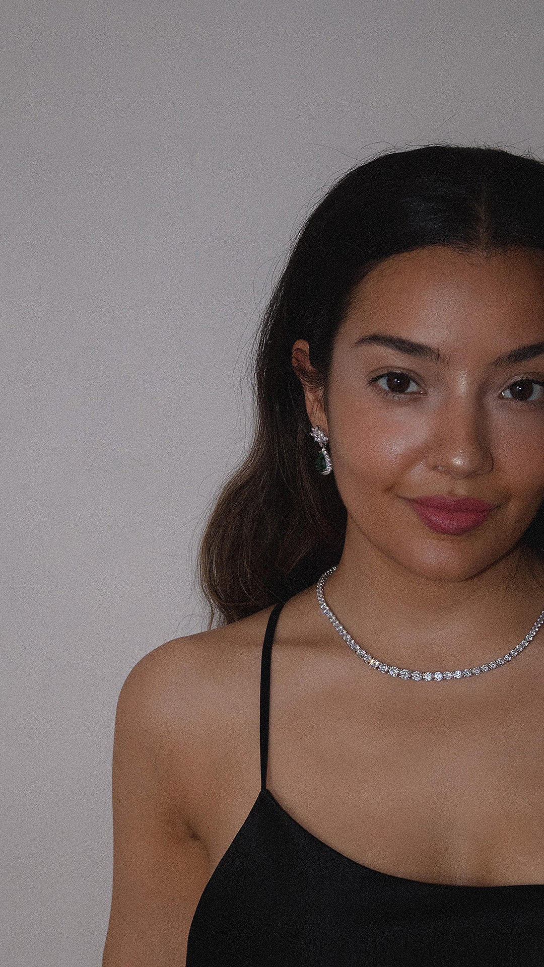 Jaden Round Prong Line Necklace