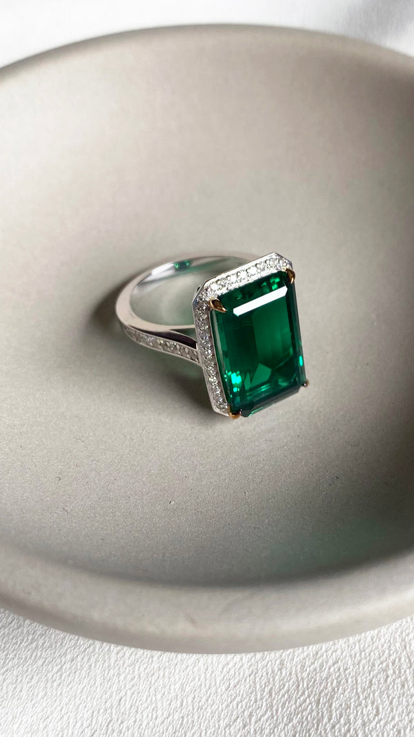Verde Emerald Ring White Gold Plated