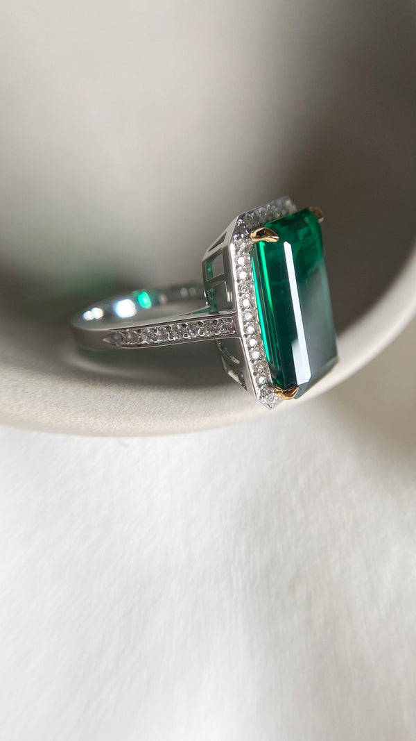 Verde Emerald Ring White Gold Plated