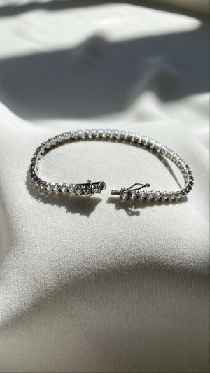 Vianne Round Prong Tennis Bracelet White Gold Plated