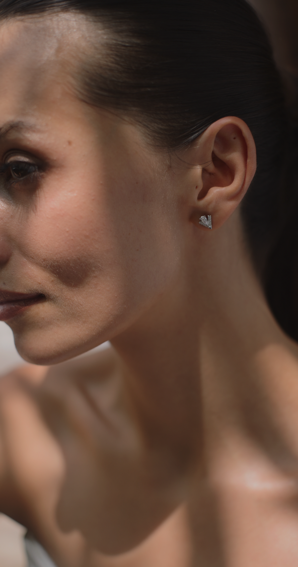 Victoria Studs White Gold Plated