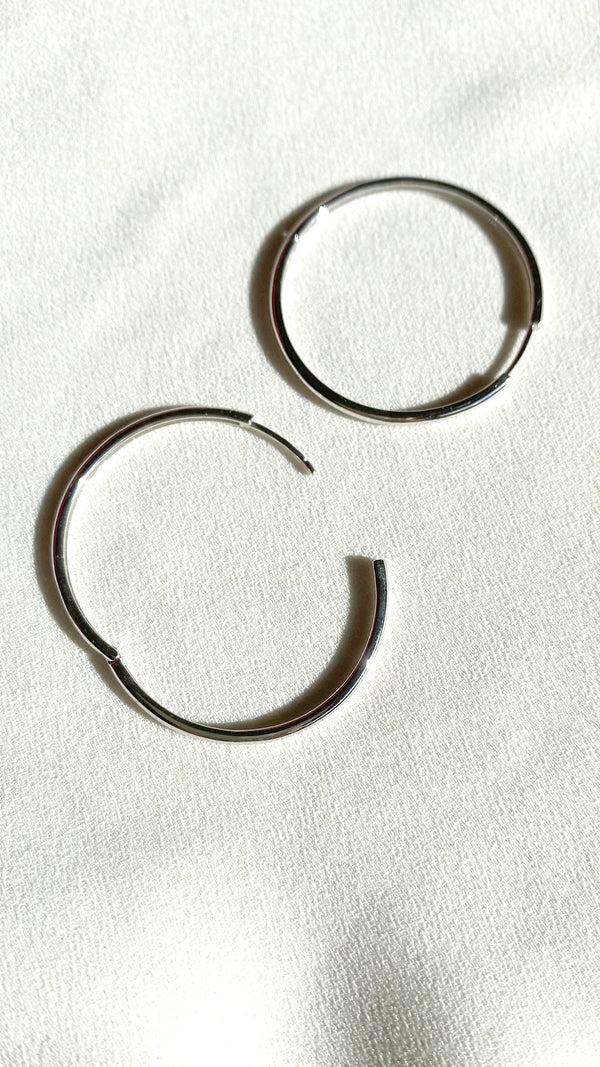Viola Hoops White Gold