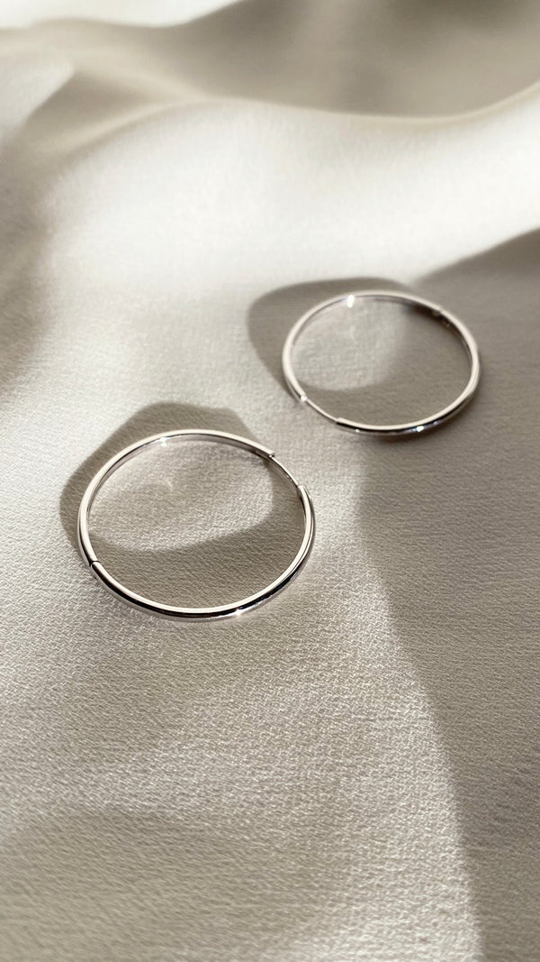 Viola Hoops White Gold